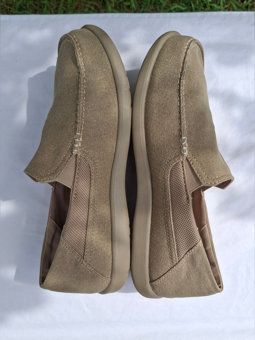 Crocs Men's Santa Cruz Slip-On Kakhi Canvas Loafers Size 11 - Picture 3 of 10
